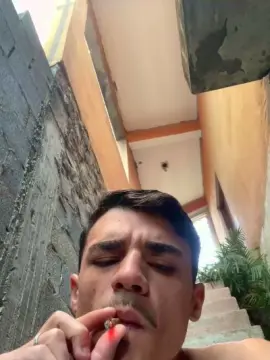 Cam4 Live Porn of Claudin01