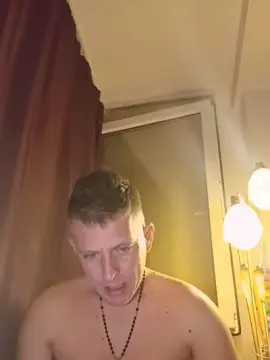 Cam4 Live Sex of MikeGary21