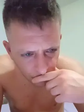 Cam4 Live Porn of MikeGary21
