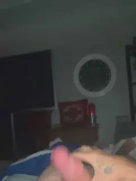 Cam4 Live Sex of bigwhitecock83