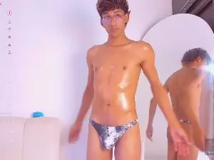 Cam4 Nude Webcam of twinksboys_23