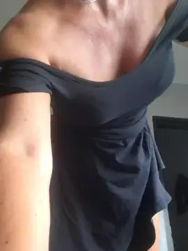Cam4 Live Sex of luxxe25