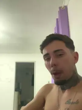 Cam4 Live Sex Cam of Blongroze2002