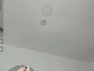 Camsoda Watch Live Sex Cams of miranda-crawford