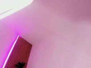 Camsoda Nude Webcam of nicole-miler