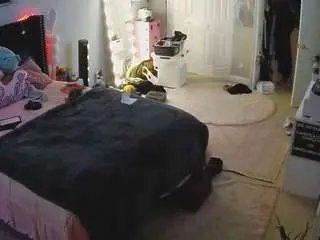 Camsoda Free Porn Cam of voyeurcam-house-charleys-room