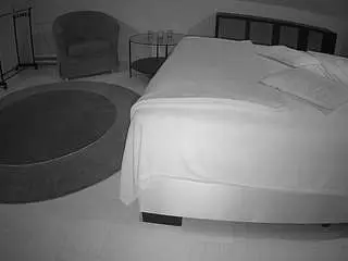 Camsoda Watch Live Sex Cams of voyeurcam-julmodels-whitebed-6
