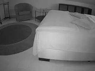 Camsoda Sex Cam of voyeurcam-julmodels-whitebed-6