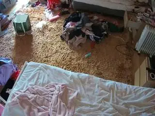 Camsoda Best Webcam of voyeurcam-julmodels-whitebed-5