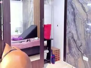 Camsoda Free Porn Cam of laurasaenz01