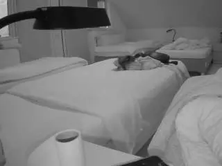 Camsoda Adult Webcams of voyeurcam-julmodels-bed-2