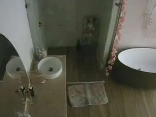 Camsoda Sex Chat of voyeurcam-casa-salsa-bathroom-6