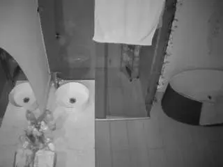 Camsoda Nude Webcam of voyeurcam-casa-salsa-bathroom-6