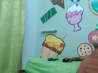 Camsoda Free Porn Cam of skinnyyuliana18