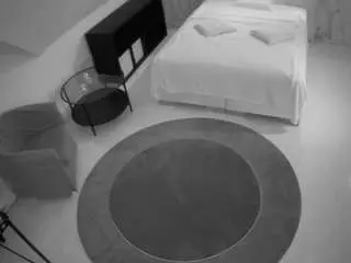 Camsoda Free Porn Cam of voyeurcam-julmodels-whitebed-1