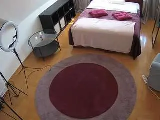 Camsoda Live Sex Cam of voyeurcam-julmodels-whitebed-1