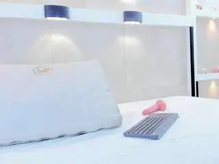 Camsoda Free Live Porn of sophie-harvey