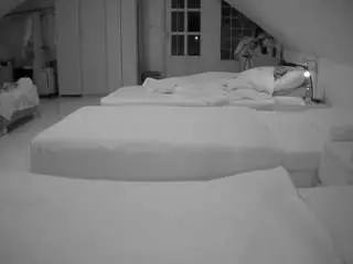 Camsoda Adult Webcams of voyeurcam-julmodels-bed-3
