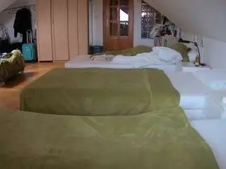Camsoda Nude Webcam of voyeurcam-julmodels-bed-3