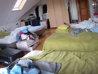Camsoda Best Webcam of voyeurcam-julmodels-bed-3