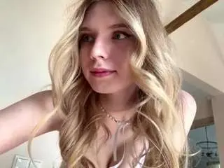Camsoda Watch Live Sex Cams of chloe-show