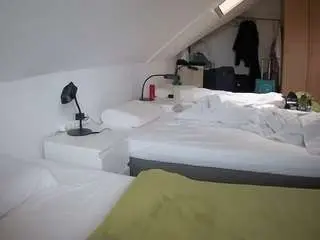 Camsoda Sex Chat of voyeurcam-julmodels-bed-4