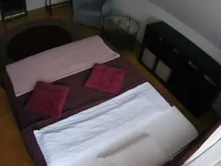 Camsoda Free Live Porn of voyeurcam-julmodels-whitebed-2