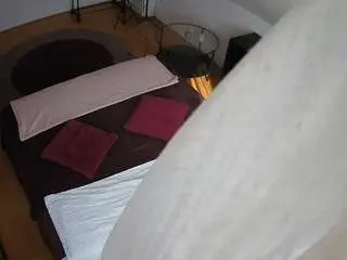 Camsoda Private Sex Chat of voyeurcam-julmodels-whitebed-2