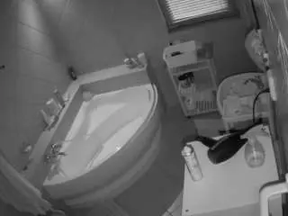 Camsoda Adult Webcam of voyeurcam-julmodels-bath-1st-2
