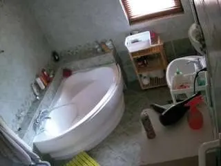 Camsoda Sex Chat of voyeurcam-julmodels-bath-1st-2