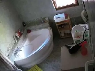 Camsoda Free Porn Cam of voyeurcam-julmodels-bath-1st-2