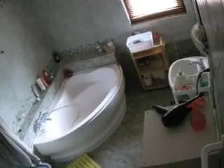 Camsoda Sex Cam of voyeurcam-julmodels-bath-1st-2