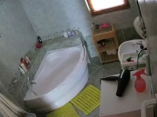 Camsoda Best Webcam of voyeurcam-julmodels-bath-1st-2
