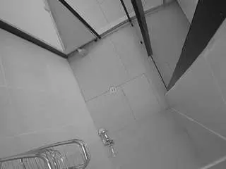 Camsoda Nude Webcam of voyeurcam-jb-shower-2