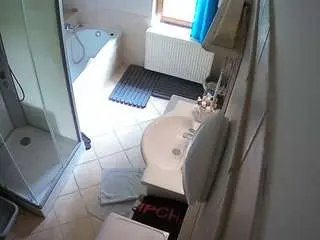 Camsoda Sex Cam of voyeurcam-julmodels-bath-2nd-2
