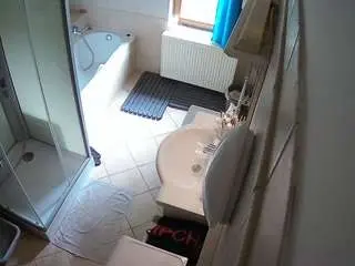 Camsoda Adult Video Chat of voyeurcam-julmodels-bath-2nd-2