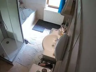 Camsoda Adult Video Chat of voyeurcam-julmodels-bath-2nd-2
