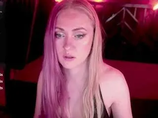 Camsoda Nude Webcam of dramaquenn