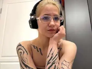 Camsoda Live Porn of emabraatz