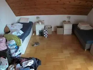 Camsoda Private Sex Chat of voyeurcam-julmodels-greybed-3