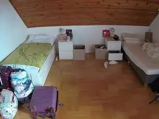 Camsoda Adult Webcams of voyeurcam-julmodels-greybed-3