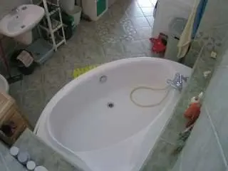 Camsoda Sex Chat of voyeurcam-julmodels-bath-1st-1