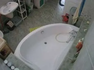 Camsoda Adult Webcams of voyeurcam-julmodels-bath-1st-1