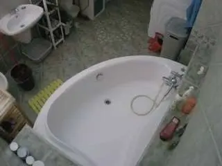 Camsoda Private Sex Chat of voyeurcam-julmodels-bath-1st-1