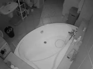 Camsoda Best Webcam of voyeurcam-julmodels-bath-1st-1
