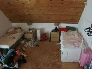 Camsoda Nude Webcam of voyeurcam-julmodels-whitebed-3
