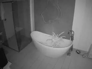 Camsoda Nude Webcam of voyeurcam-casa-salsa-bathroom-5