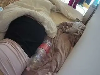 Camsoda Private Sex Chat of voyeurcam-julmodels-whitebed-4