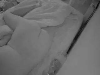 Camsoda Sex Chat of voyeurcam-julmodels-whitebed-4