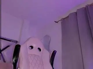 Camsoda Free Live Porn of mia-royal